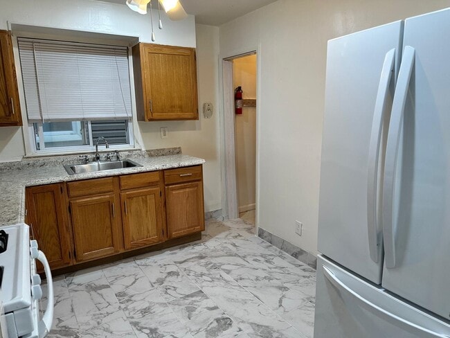 83 W 14th St in Bayonne, NJ - Building Photo - Building Photo
