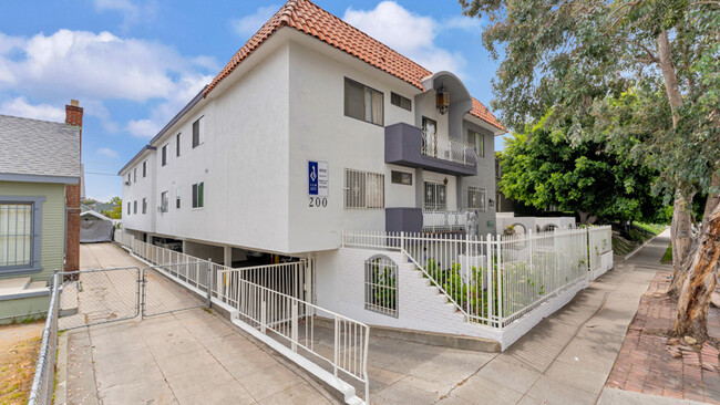 Oxford Apartments in Los Angeles, CA - Building Photo - Building Photo