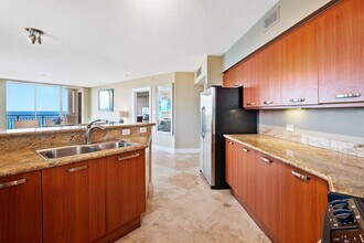 2011 N Ocean Blvd, Unit 1605 in Fort Lauderdale, FL - Building Photo - Building Photo