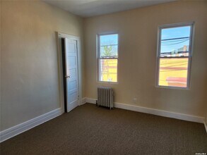 55 Roger Ave-Unit -49 in Inwood, NY - Foto de edificio - Building Photo