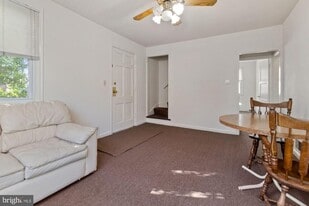 4806 Hollywood Rd in College Park, MD - Building Photo