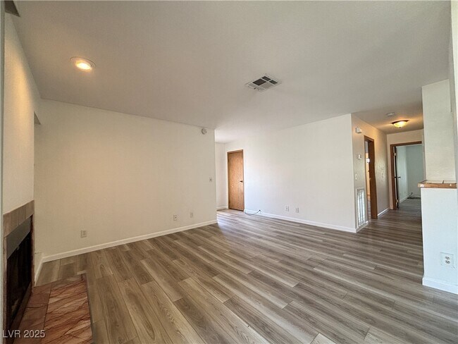 1341 Del Mar St in Las Vegas, NV - Building Photo - Building Photo