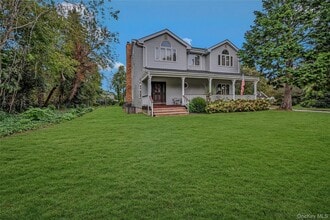 86 2nd St in Riverhead, NY - Building Photo - Building Photo