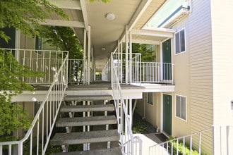 1230 Alameda De Las Pulgas in Belmont, CA - Building Photo - Building Photo