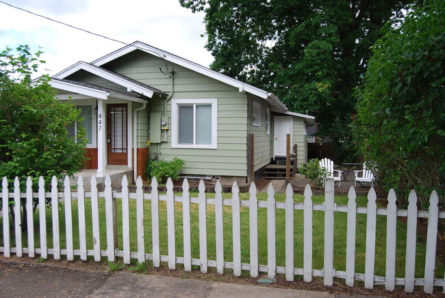 447 N Kutch St in Carlton, OR - Building Photo - Building Photo