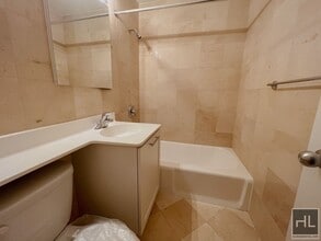 333 E 49th St in New York, NY - Building Photo - Building Photo