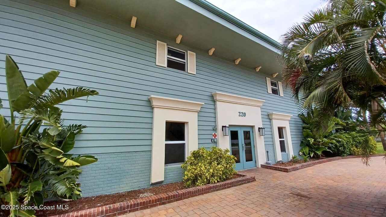 220 Columbia Dr in Cape Canaveral, FL - Building Photo