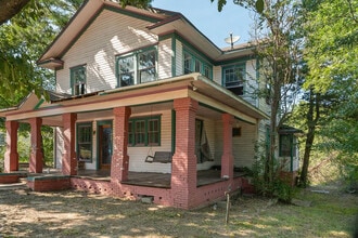 305 W Court St in Atoka, OK - Building Photo - Building Photo