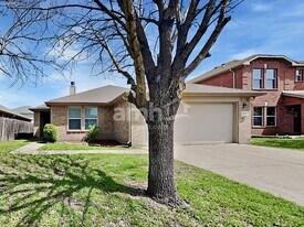 5428 Kleberg Dr in Grand Prairie, TX - Building Photo