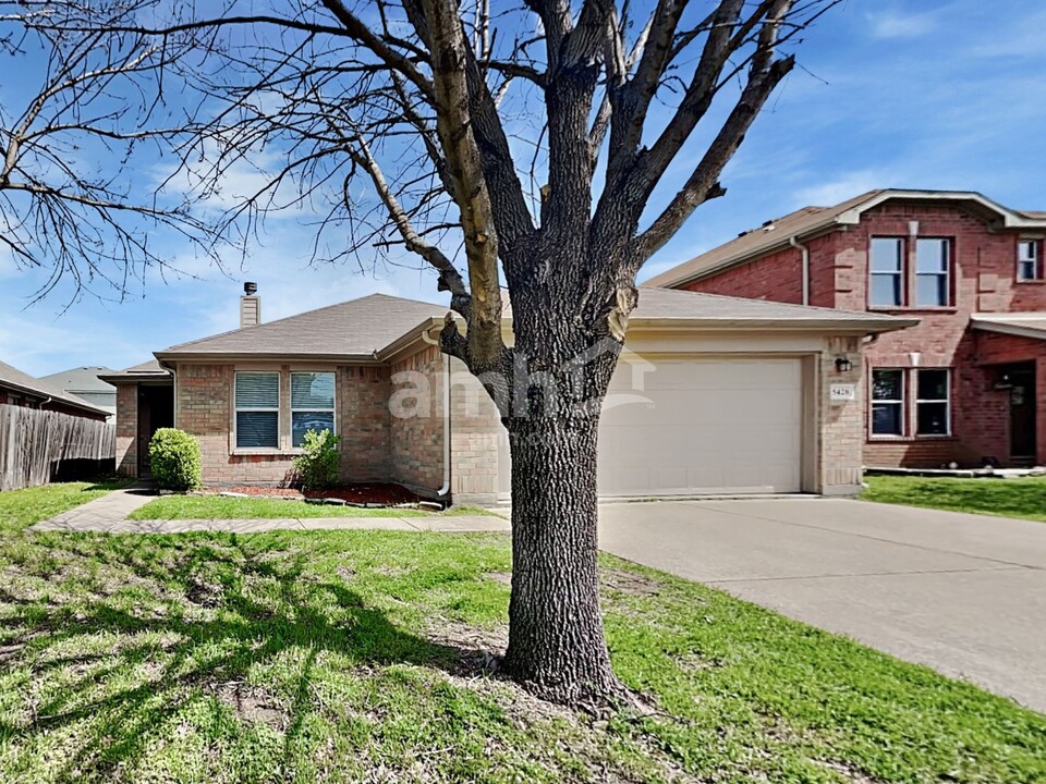 5428 Kleberg Dr in Grand Prairie, TX - Building Photo