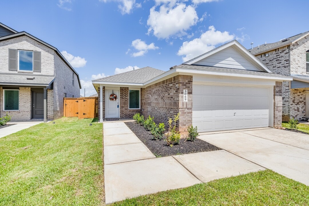 3009 fantasy Terrace Dr in Katy, TX - Building Photo