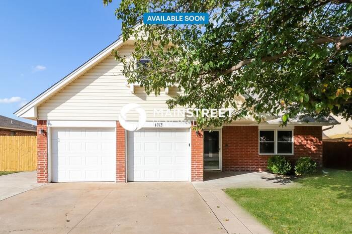 1113 N Patterson Dr in Moore, OK - Building Photo