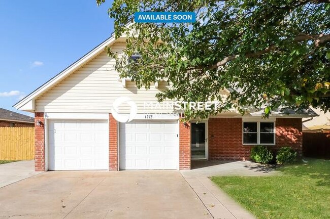 property at 1113 N Patterson Dr