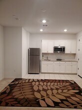 1285 Roberts Dr in Woodland, CA - Building Photo - Building Photo