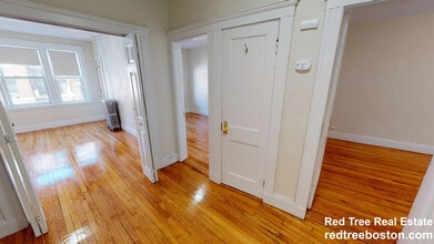 119 Sutherland Rd, Unit D in Boston, MA - Building Photo - Building Photo