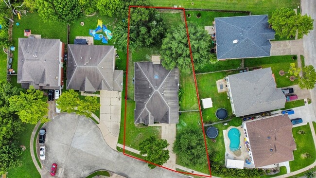 10214 White Oak Trail Ln