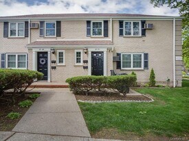 67-51 223rd Pl in Queens, NY - Building Photo