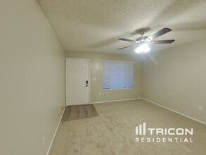828 N Pine Ct in Gilbert, AZ - Foto de edificio - Building Photo