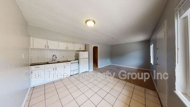 2232 Seminary Ave in Oakland, CA - Building Photo - Building Photo