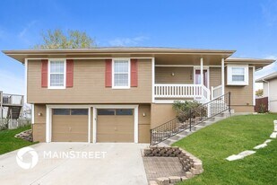 1708 Stasi Ave in Raymore, MO - Building Photo