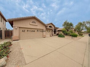 890 N Bullmoose Dr in Chandler, AZ - Building Photo - Building Photo