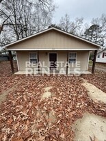 1835 Elwyn Ave in Gadsden, AL - Building Photo