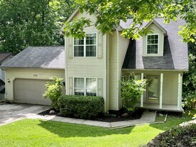 911 Old Hickory Ln in Lake Orion, MI - Building Photo