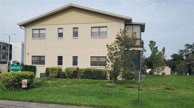 5967 Terrace Park Dr N in St. Petersburg, FL - Building Photo - Building Photo