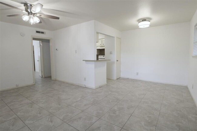 1855 Portsmouth St-Unit -B in Houston, TX - Building Photo - Building Photo