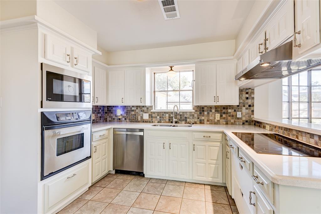 16339 Clearcrest Dr in Houston, TX - Building Photo