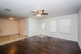 618 N 6th St in Gunter, TX - Building Photo - Building Photo