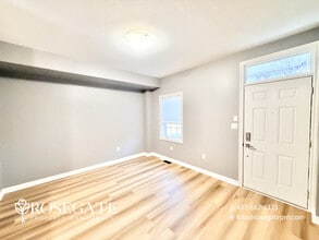 Modern 2-Bedroom Townhouse in Kitchener | 2 Parking Spots + Pet Friendly in Kitchener, ON - Building Photo - Building Photo