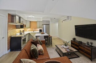 8 Chapel Street Residences in Portsmouth, NH - Building Photo