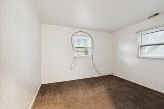5107 Bennett Rd in Toledo, OH - Building Photo - Building Photo