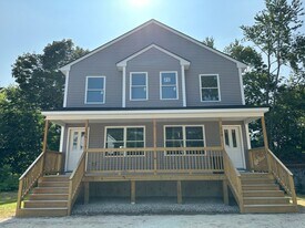 116-118 Seavey St in Westbrook, ME - Building Photo