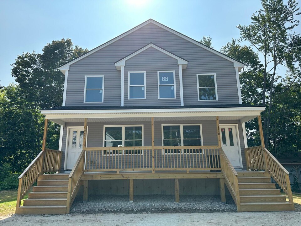116-118 Seavey St in Westbrook, ME - Foto de edificio