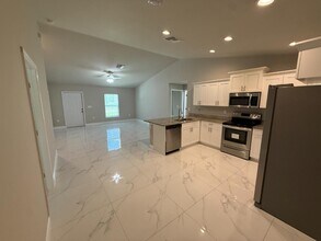 702 W 13th St in Lehigh Acres, FL - Building Photo - Building Photo