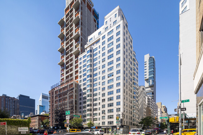 234-250 E 63rd St in New York, NY - Building Photo - Primary Photo