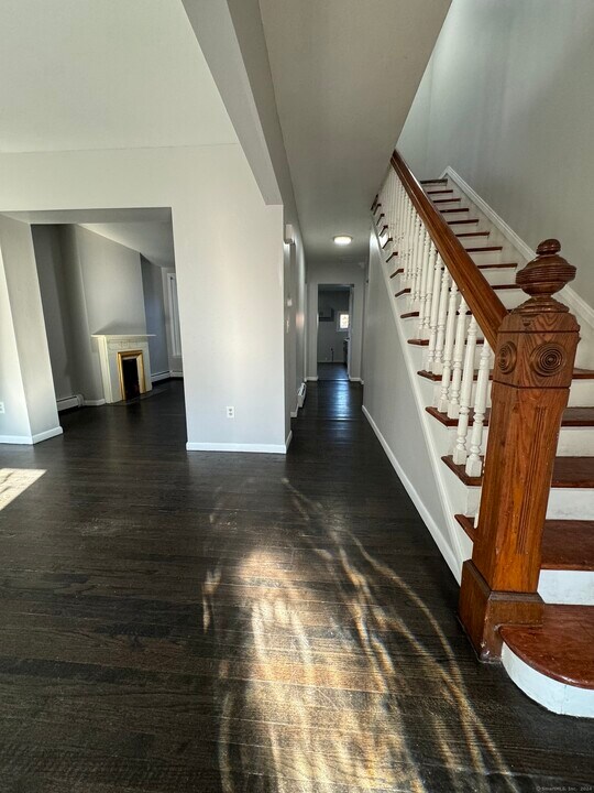 277 Portsea St in New Haven, CT - Building Photo