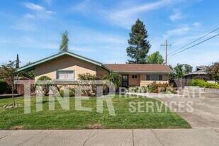 6138 Cherrelyn Way in Carmichael, CA - Building Photo