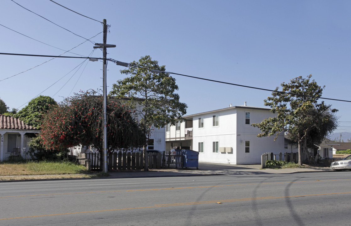 Lamp Lighter Apartments in Salinas, CA - Building Photo