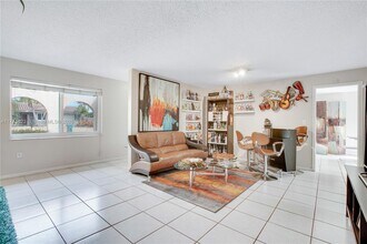 9330 SW 165th St in Palmetto Bay, FL - Building Photo - Building Photo