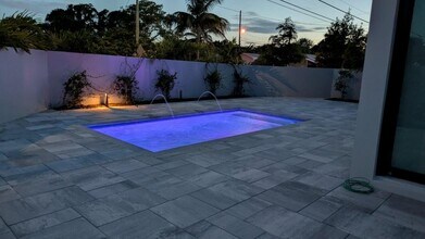203 SW 2nd St in Delray Beach, FL - Building Photo - Building Photo