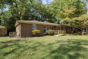 1001 Glendale Ln in Nashville, TN - Building Photo