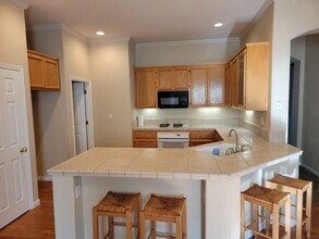 619 Alcantar Cir in Sacramento, CA - Building Photo - Building Photo