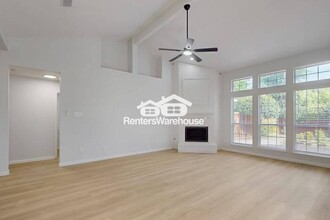 2301 Dampton Dr in Plano, TX - Foto de edificio - Building Photo