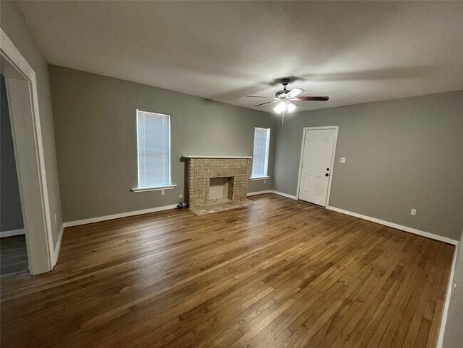 401 W Saulnier St in Houston, TX - Building Photo - Building Photo
