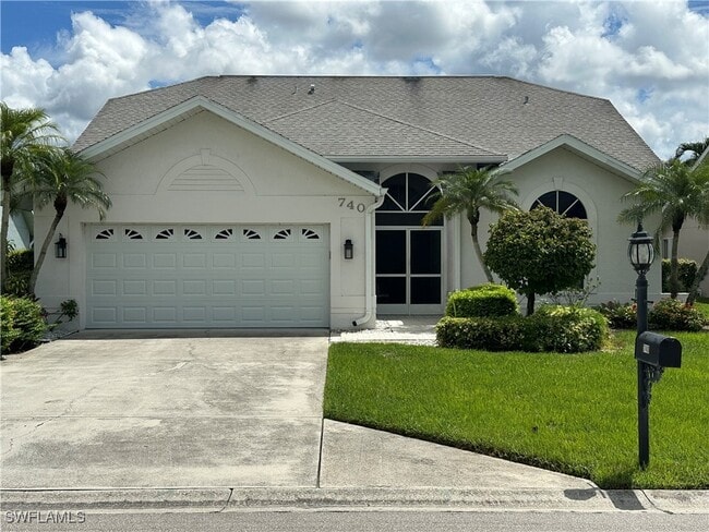 740 Lambton Ln in Naples, FL - Building Photo - Building Photo
