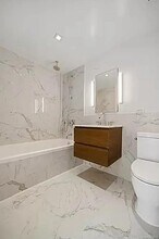 325 Lexington Ave in New York, NY - Building Photo - Building Photo