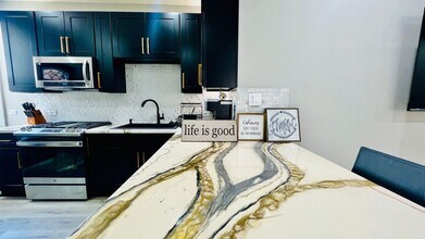 1863 S Karlov Ave in Chicago, IL - Foto de edificio - Building Photo